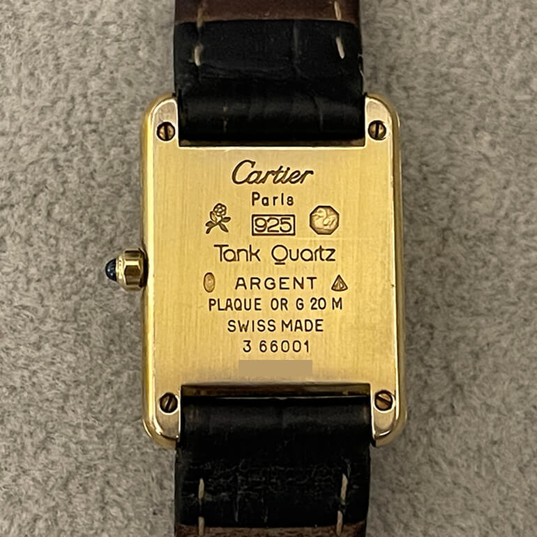 カルティエタンク再メッキ修理前の表面の写真
