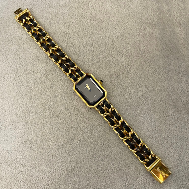 シャネルプルミエールのコマ外し全体