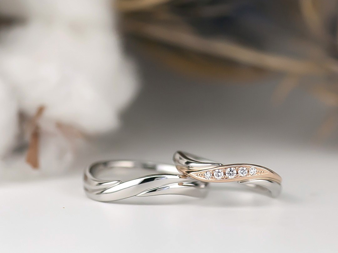 S字ウェーブの結婚指輪